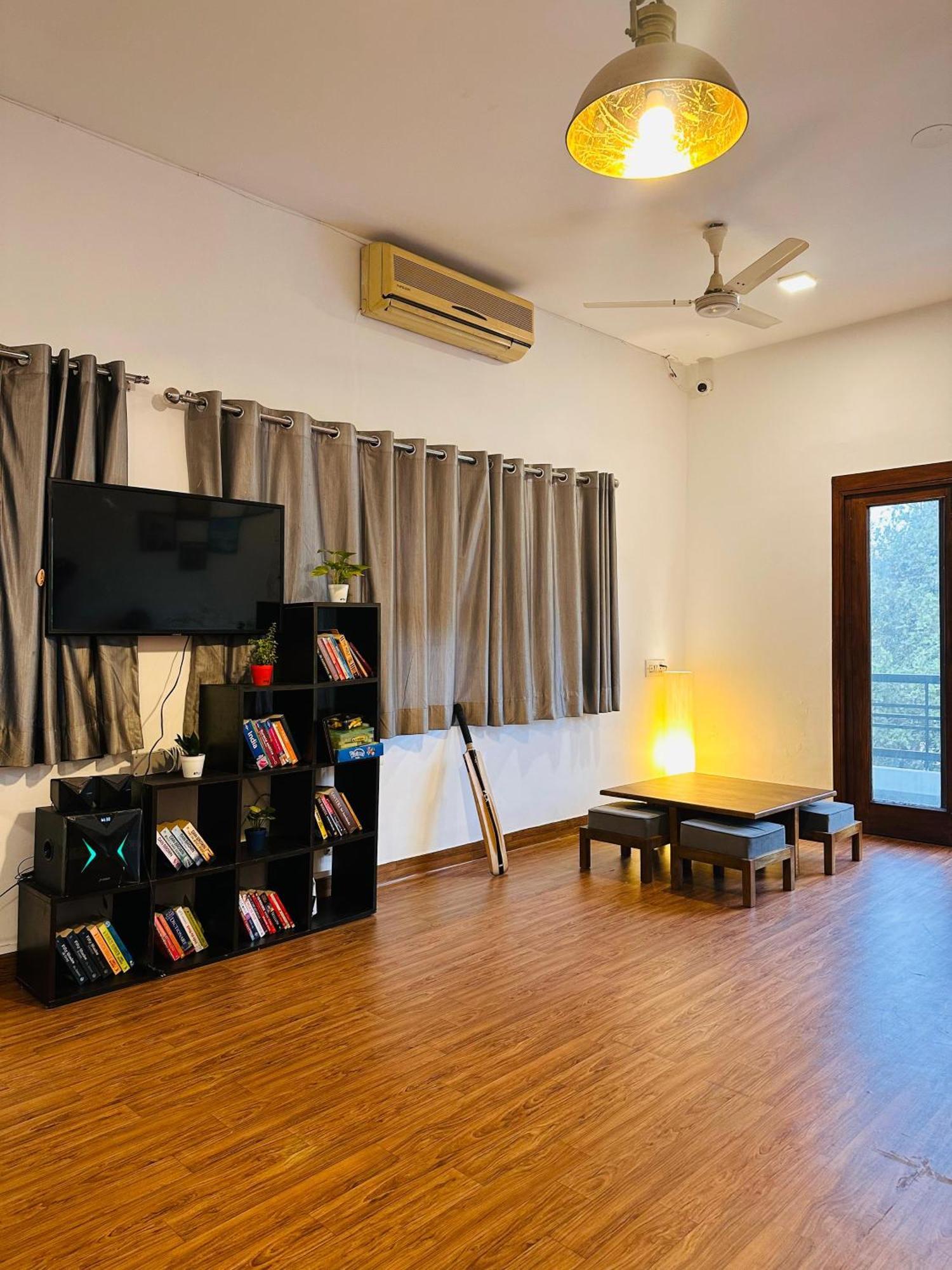 A Sleepy Fox Hostel นิวเดลี ภายนอก รูปภาพ