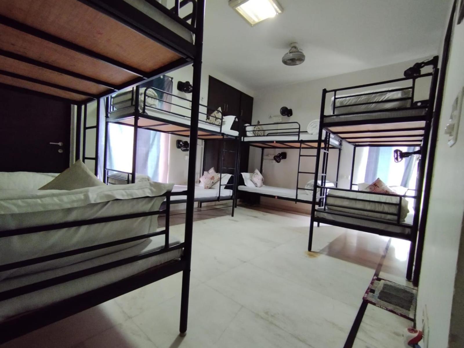 A Sleepy Fox Hostel นิวเดลี ภายนอก รูปภาพ